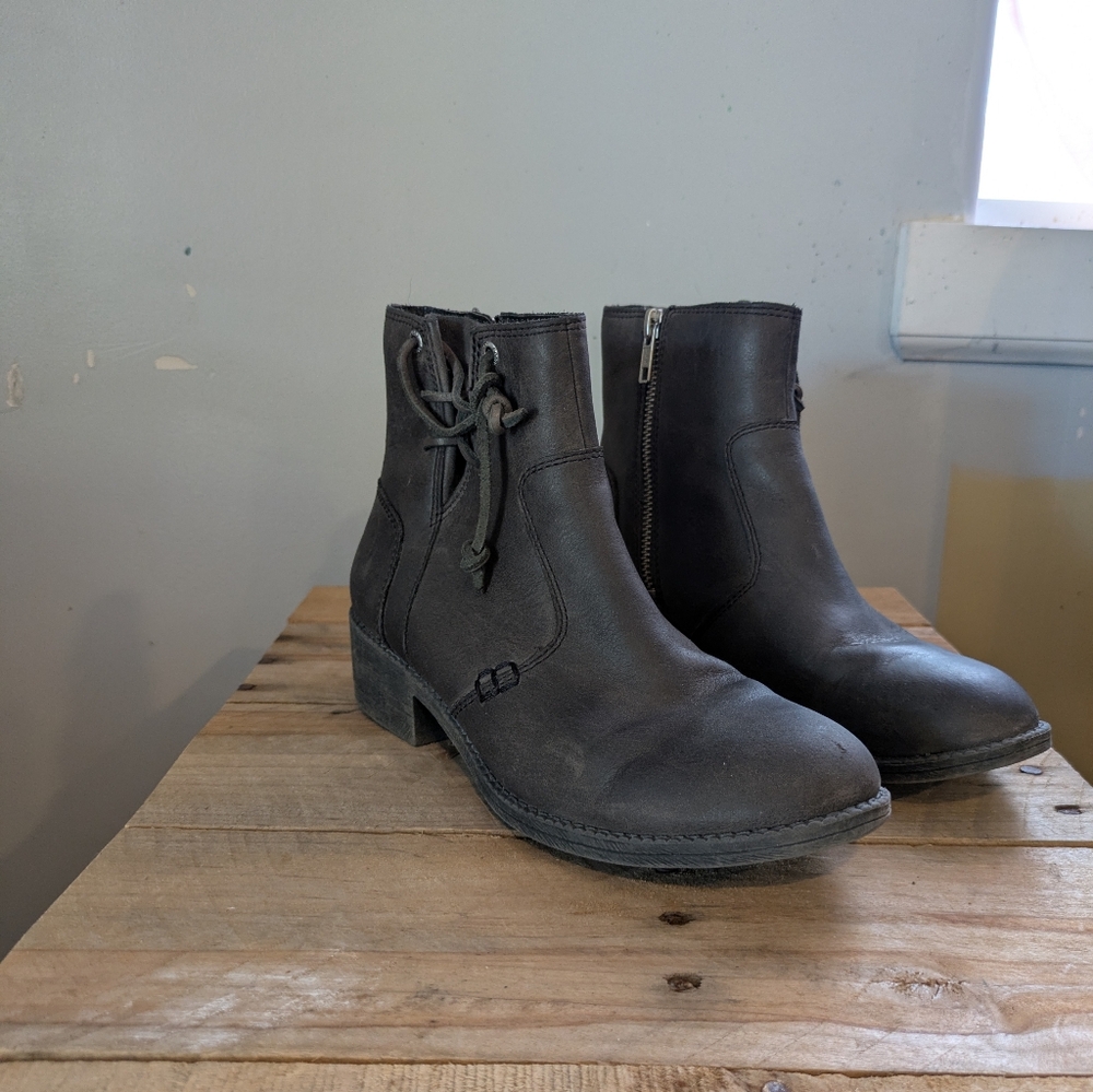 Sperry Top Sider Juniper Glyn Thick Leather Ankle Boots / Booties - Size 5.5